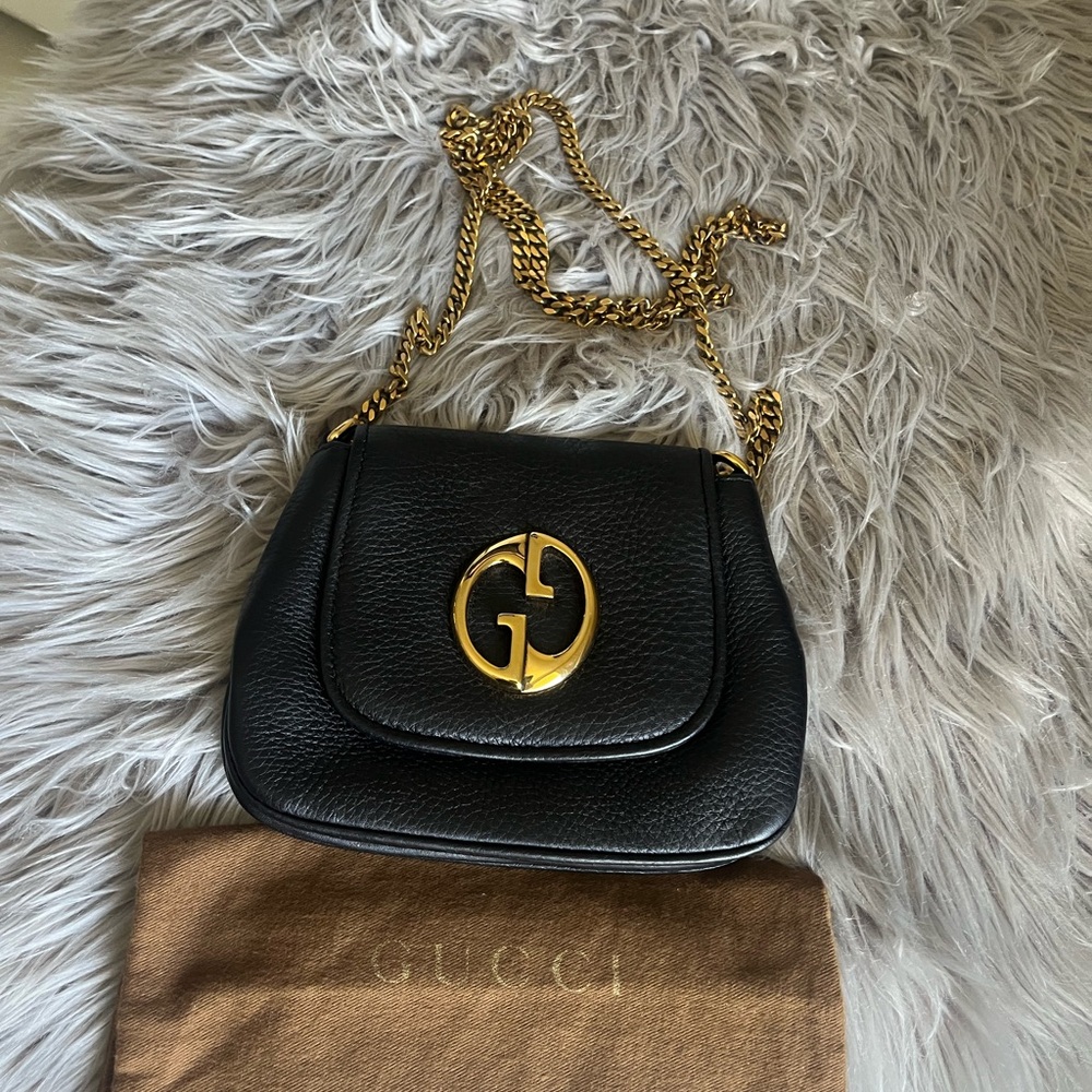 Vintage 1973 chain cross bag.good conditions